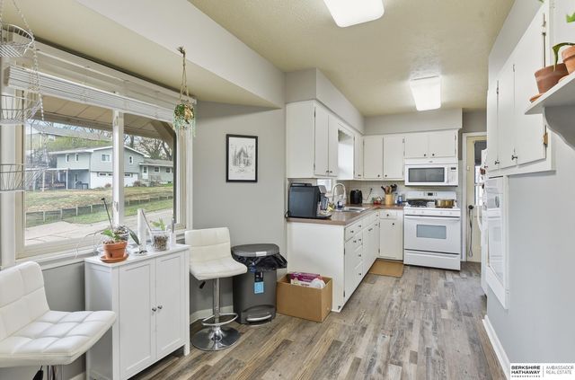 406 Robinson Avenue, Bellevue, NE 68005