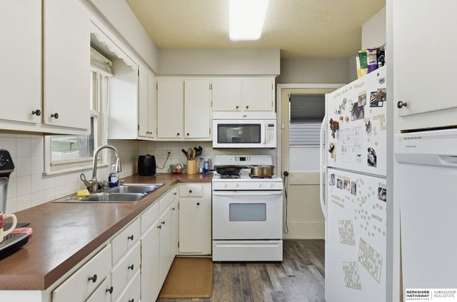 406 Robinson Avenue, Bellevue, NE 68005