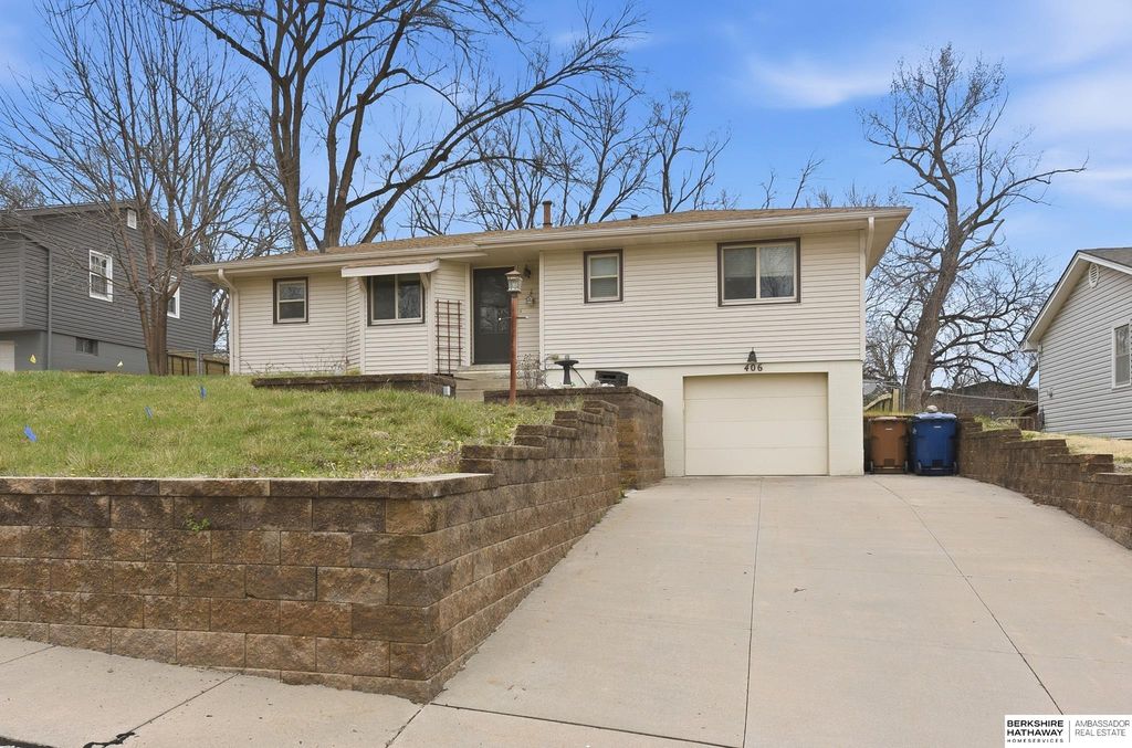 406 Robinson Avenue, Bellevue, NE 68005
