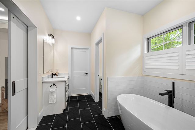 1332 South Road, South Kingstown, RI 02879