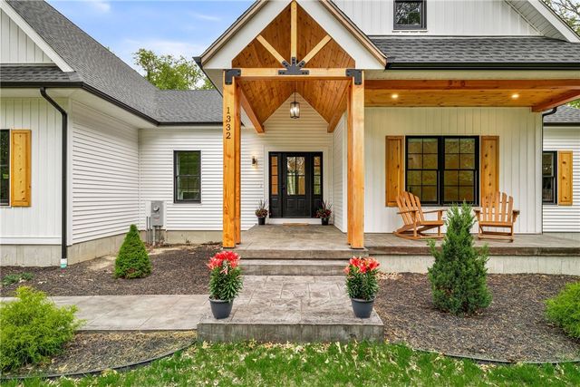 1332 South Road, South Kingstown, RI 02879