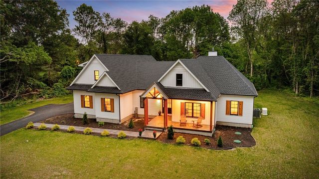 1332 South Road, South Kingstown, RI 02879
