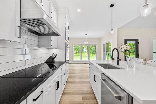 1332 South Road, South Kingstown, RI 02879