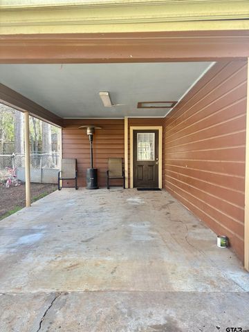 402 MILLIGAN DR, Pittsburg, TX 75686