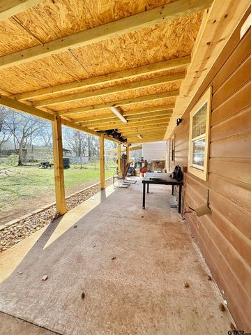 402 MILLIGAN DR, Pittsburg, TX 75686