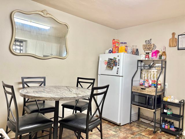 402 MILLIGAN DR, Pittsburg, TX 75686