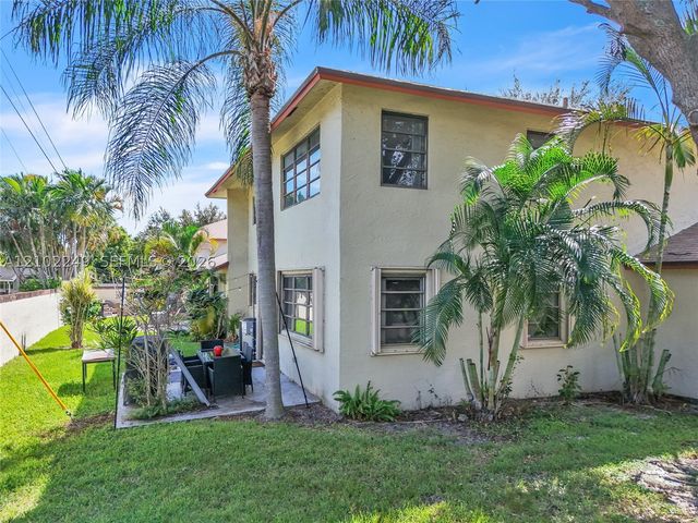 1769 NE 40th Pl 505, Pompano Beach, FL 33064