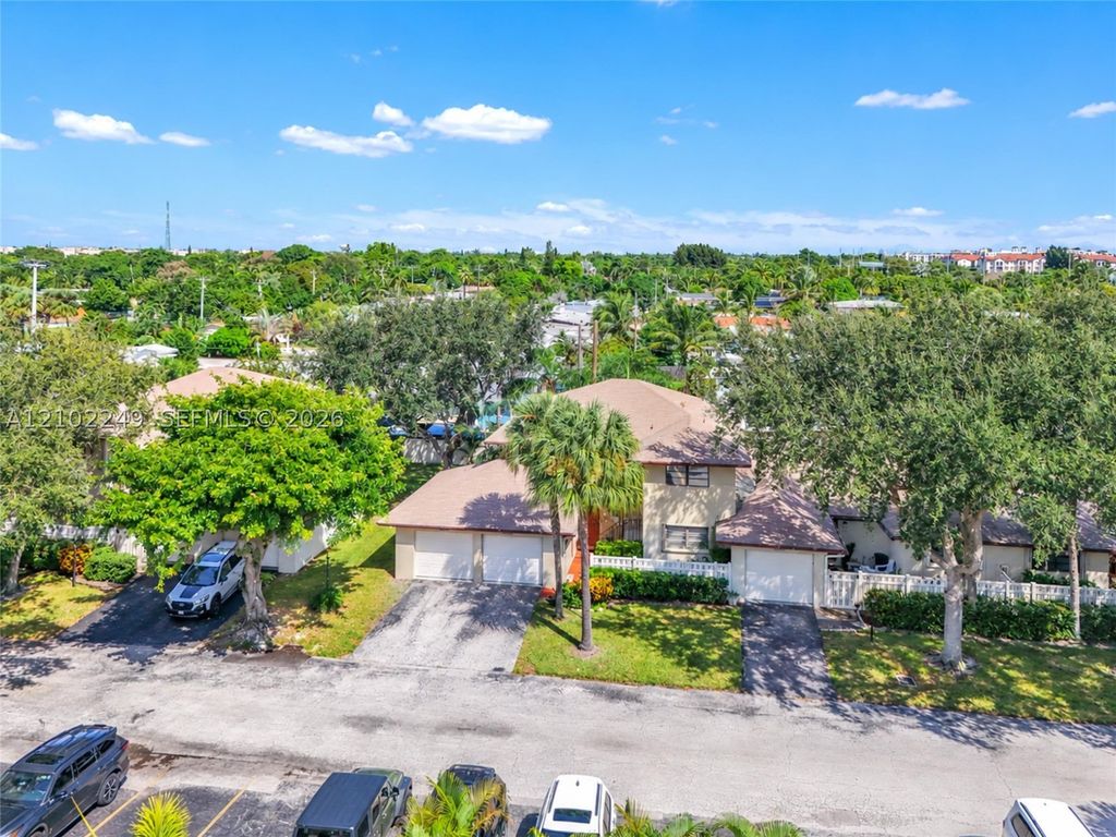 1769 NE 40th Pl 505, Pompano Beach, FL 33064
