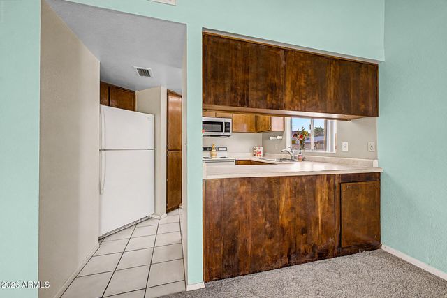 827 S HACIENDA Drive, Tempe, AZ 85281