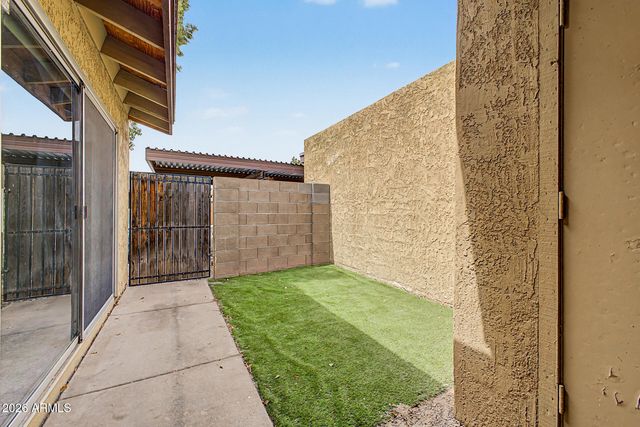 827 S HACIENDA Drive, Tempe, AZ 85281