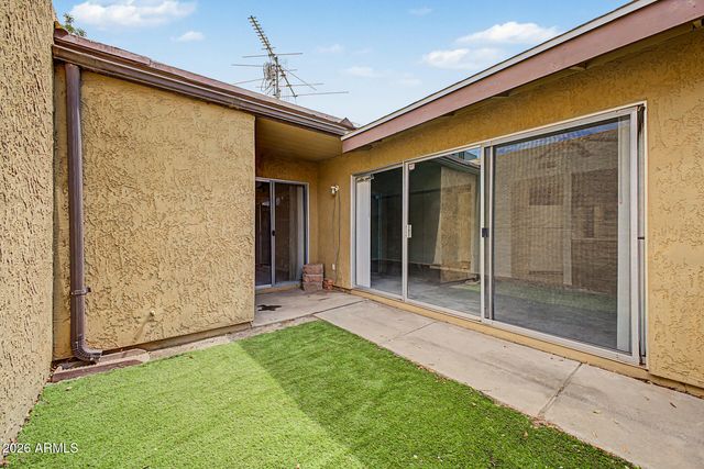 827 S HACIENDA Drive, Tempe, AZ 85281