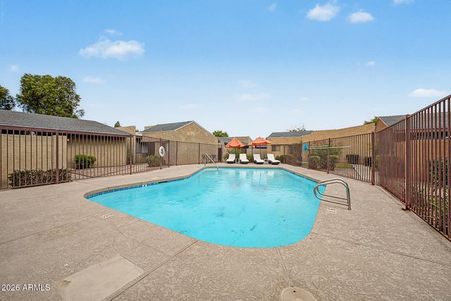 827 S HACIENDA Drive, Tempe, AZ 85281