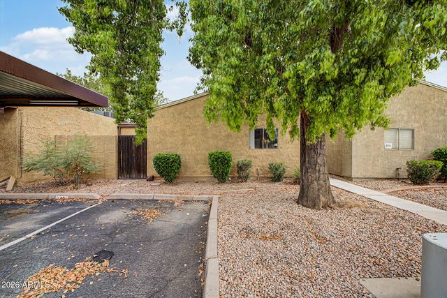827 S HACIENDA Drive, Tempe, AZ 85281