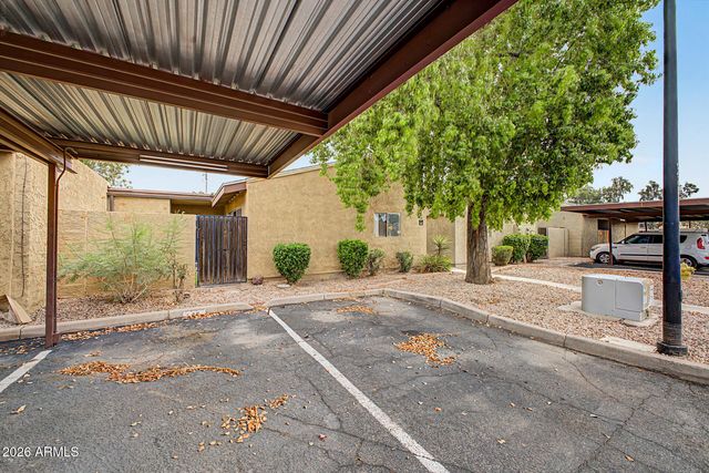 827 S HACIENDA Drive, Tempe, AZ 85281