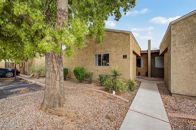 827 S HACIENDA Drive, Tempe, AZ 85281