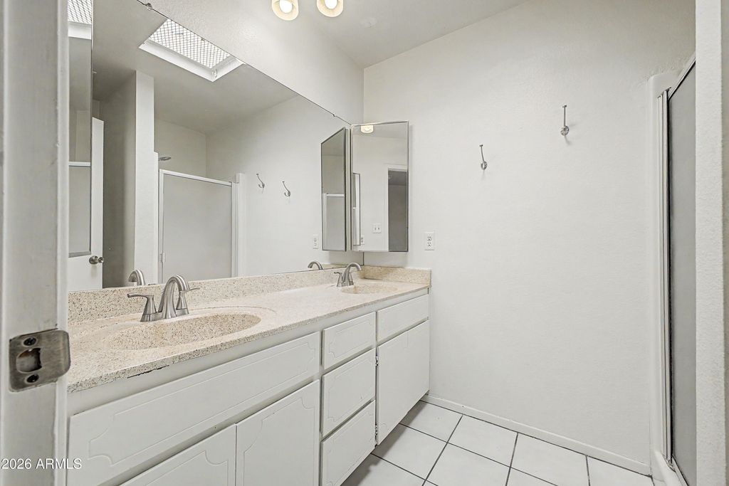 827 S HACIENDA Drive, Tempe, AZ 85281 — photo 4