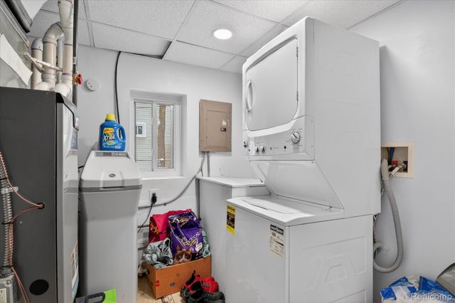 39 Pine Drive, Northfield Township, MI 48189