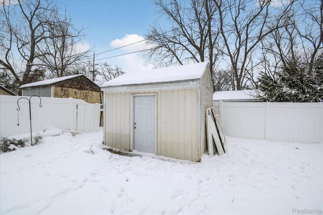 39 Pine Drive, Northfield Township, MI 48189