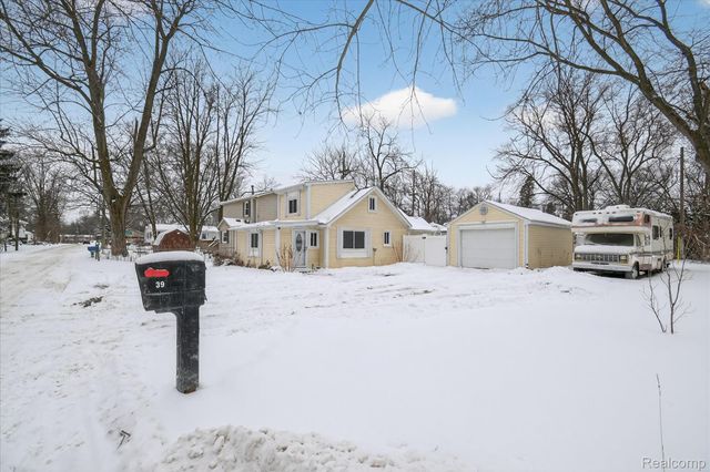 39 Pine Drive, Northfield Township, MI 48189