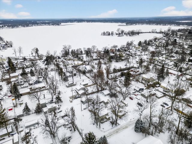 39 Pine Drive, Northfield Township, MI 48189