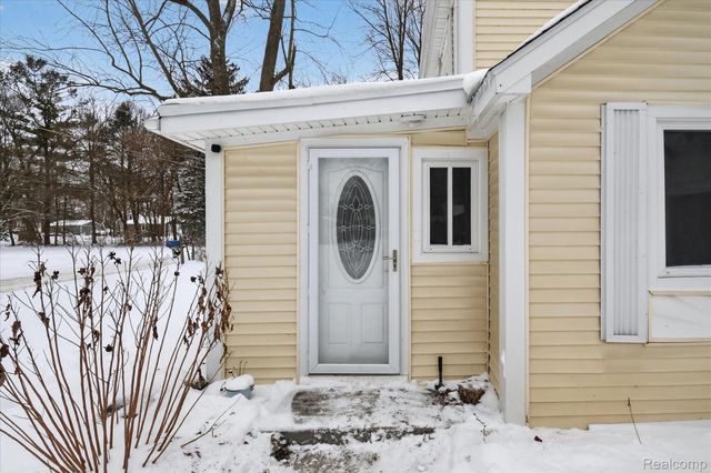 39 Pine Drive, Northfield Township, MI 48189