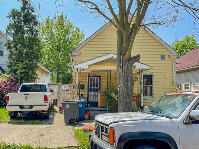6644 Clement Avenue, Cleveland, OH 44105