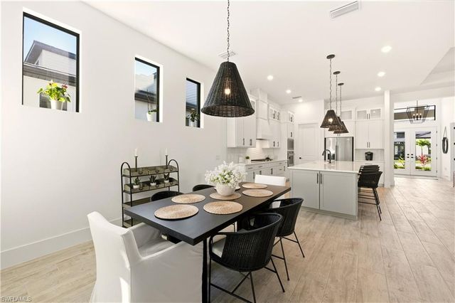 16265 Verilyn CIR, Naples, FL 34110