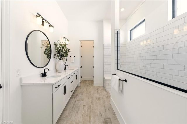 16265 Verilyn CIR, Naples, FL 34110