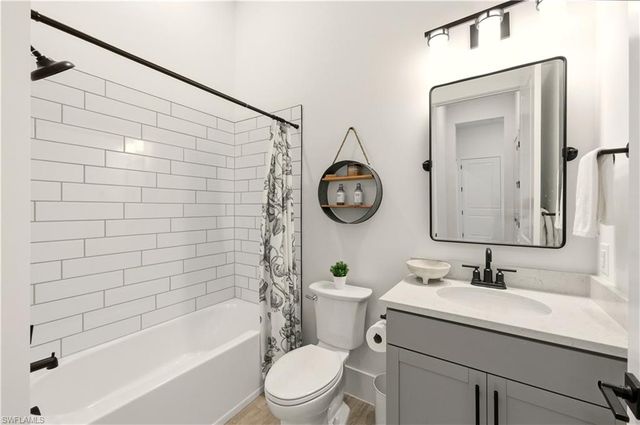 16265 Verilyn CIR, Naples, FL 34110