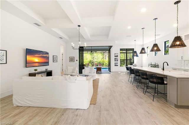 16265 Verilyn CIR, Naples, FL 34110