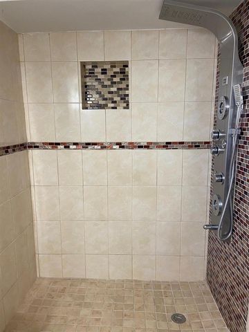 9370 Sunrise Lakes Boulevard 105, Sunrise, FL 33322