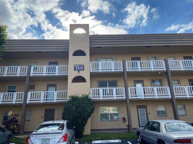 9370 Sunrise Lakes Boulevard 105, Sunrise, FL 33322