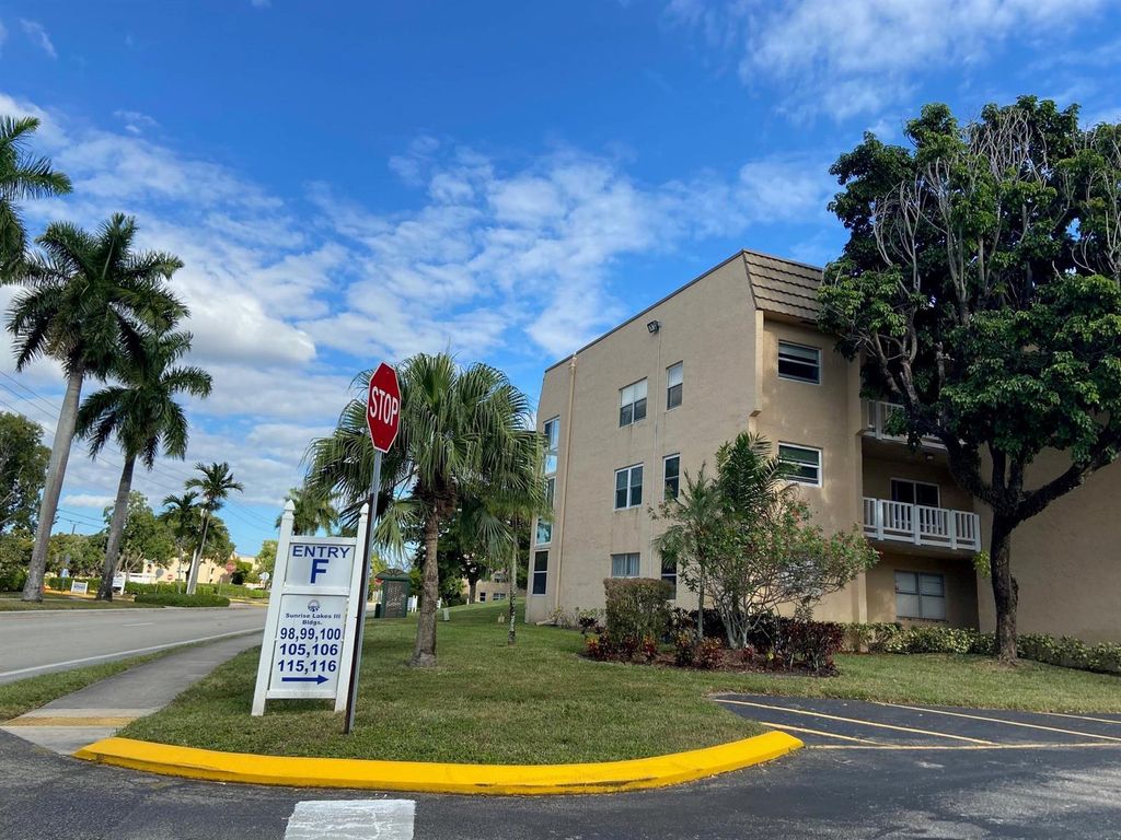 9370 Sunrise Lakes Boulevard 105, Sunrise, FL 33322