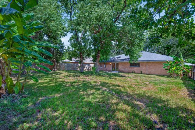 7607 Tanager Street, Houston, TX 77074