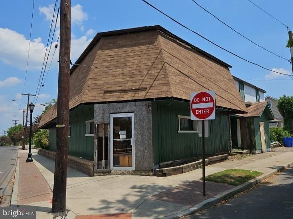 100 ZURBRUGG WAY, Riverside, NJ 08075