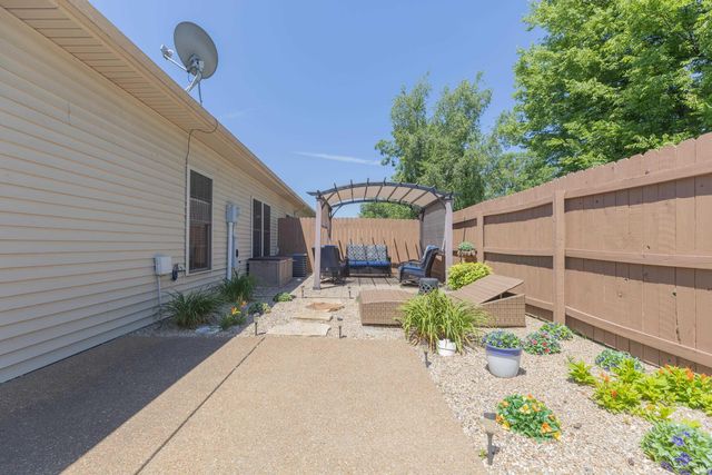 5018 Paddock Drive, Evansville, IN 47715