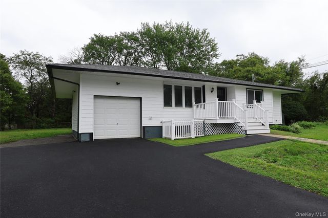 1537 Agate Street, Bay Shore, NY 11706
