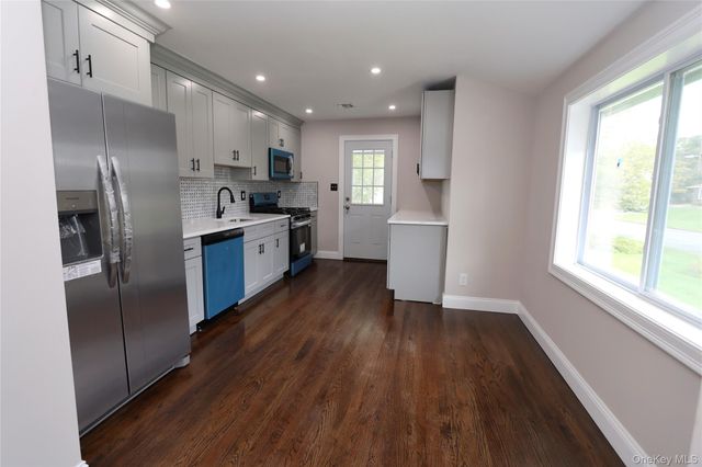 1537 Agate Street, Bay Shore, NY 11706