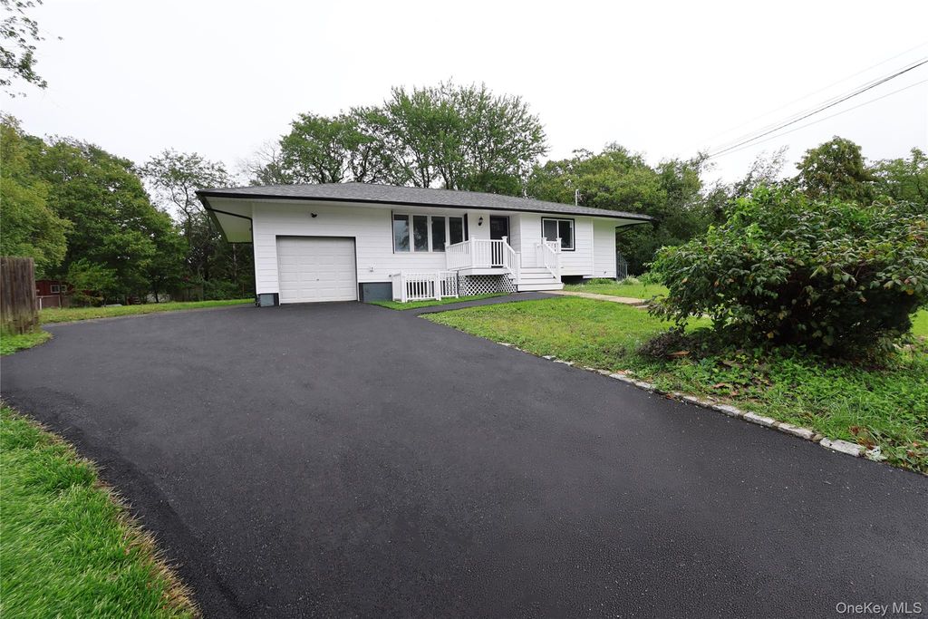 1537 Agate Street, Bay Shore, NY 11706 — photo 3