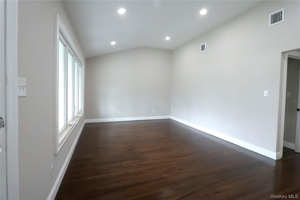 1537 Agate Street, Bay Shore, NY 11706 — photo 4