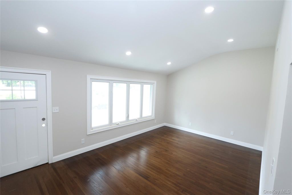 1537 Agate Street, Bay Shore, NY 11706 — photo 5