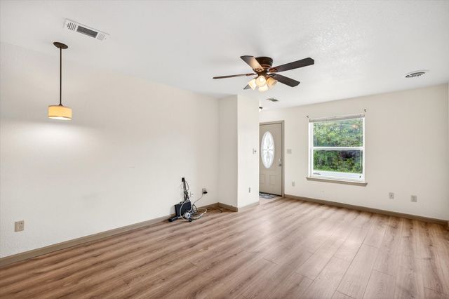 721 Comanche Cove Drive, Granbury, TX 76048