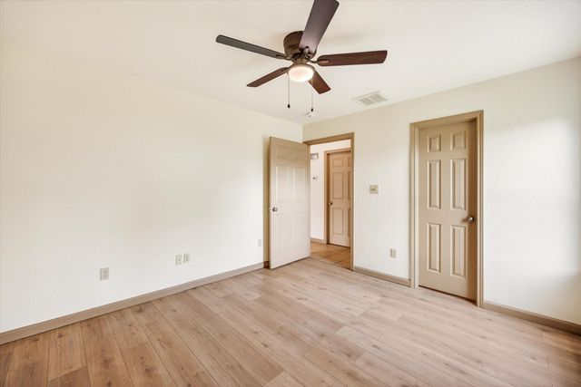 721 Comanche Cove Drive, Granbury, TX 76048