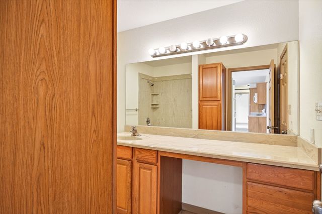 721 Comanche Cove Drive, Granbury, TX 76048