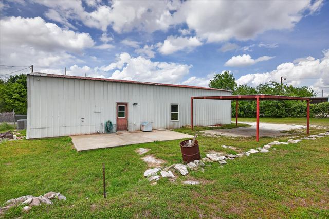 721 Comanche Cove Drive, Granbury, TX 76048