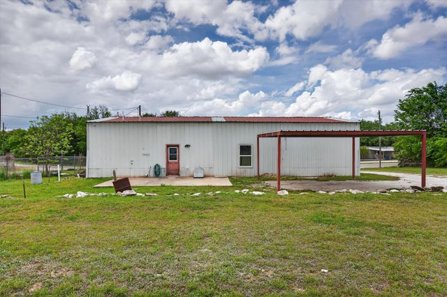 721 Comanche Cove Drive, Granbury, TX 76048
