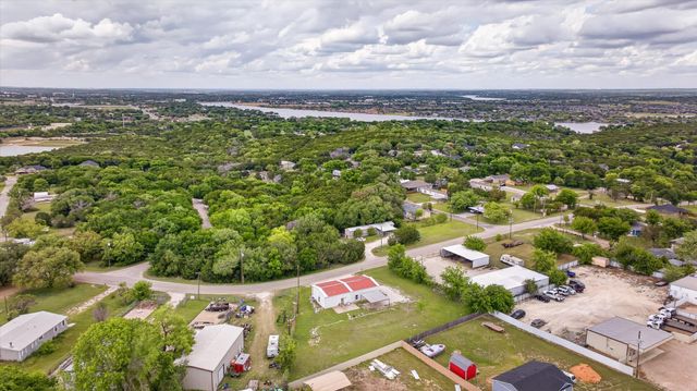 721 Comanche Cove Drive, Granbury, TX 76048