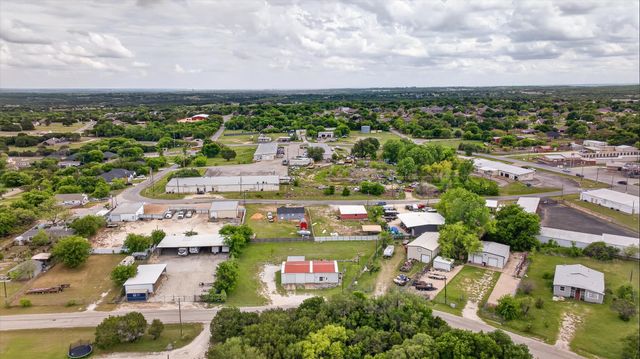 721 Comanche Cove Drive, Granbury, TX 76048