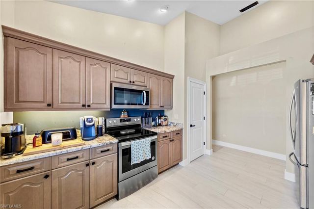 861 97th AVE N, Naples, FL 34108