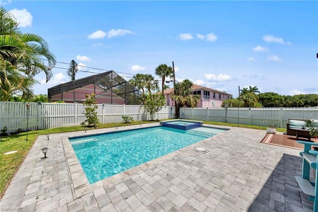 861 97th AVE N, Naples, FL 34108